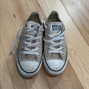 🎉 Size 6 Glittery Converse (needs A Good Clean)